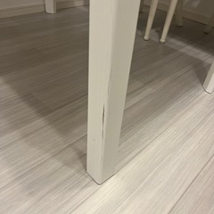 IKEA 伸長式テーブルの画像