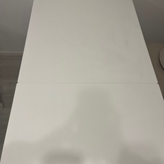 IKEA 伸長式テーブルの画像