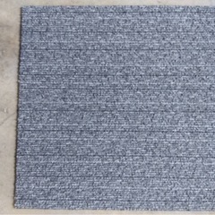 床材　タイルカーペット　１枚　160枚ほどあります。の画像