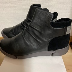 クラークス新品ブーツ　24センチの画像