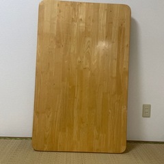 木製テーブル