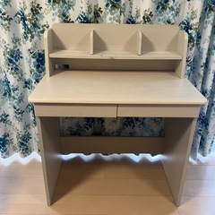 （お譲り先決定）ニトリNITORI 学習机の画像