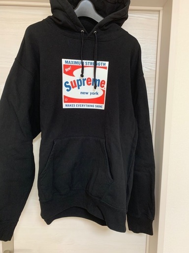 Supreme シュプリーム パーカー 売ります。