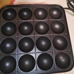 新品未使用2020年9月製 たこ焼き器  16個焼き  ピーナッツ倶楽部の画像