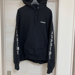 シュプリームパーカー売りますの画像