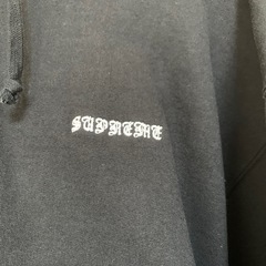 シュプリームパーカー売りますの画像
