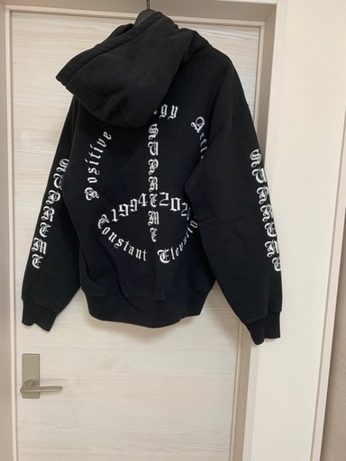 シュプリームパーカー売ります