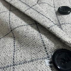 新品美品✨✨ホワイトのチェックスーツの画像