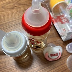 哺乳瓶、搾乳機　セットの画像