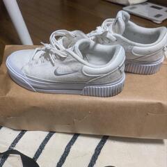 NIKE　スニーカー　24.5