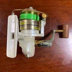 スピニングリール(2）の画像