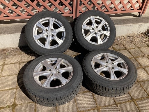 【取引中】
195/65R15スタッドレスタイヤ　ホイール付き