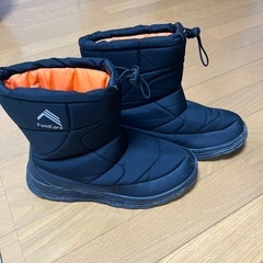 ワークマン　防寒ブーツ　ケベック
