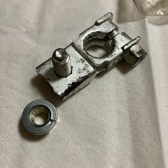 三菱（恐らく）　バッテリーターミナル