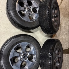 タイヤホイール付き　
255/70R18