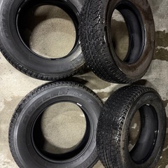 タイヤ　255/70R18