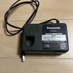 EZT002 ニカド電池　充電器 AC100V