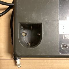 EZT002 ニカド電池　充電器 AC100Vの画像