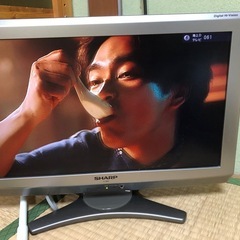 【2月16日に引き取れる方を優先いたします】2009年製　AQUOS テレビ　リモコン有りの画像