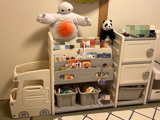 子供用おもちゃ収納、絵本収納