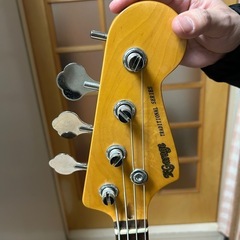 4弦ベースの画像