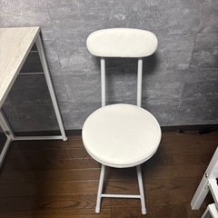 机と椅子
の画像