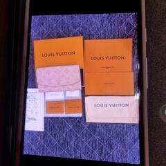 ルイヴィトン＊春限定販売品ベージュ長財布の画像