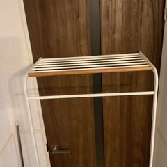 壁掛けハンガーラックの画像