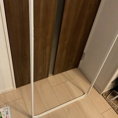 壁掛けハンガーラックの画像