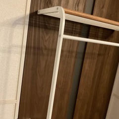 壁掛けハンガーラックの画像