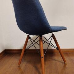イームズチェア デニム生地の画像