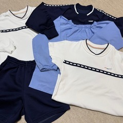 岸和田いずみ幼稚園制服等の一式
の画像