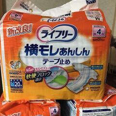 大人用紙オムツ男女兼用Mサイズです。