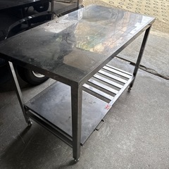 ステンレス作業台の画像