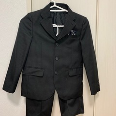 130cmキッズスーツの画像