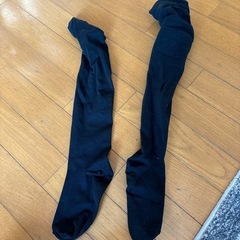 膝くらいのロングソックス