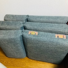 受渡予定者決定済みです【値下げしました】LOWYA ローソファー　3人掛けの画像