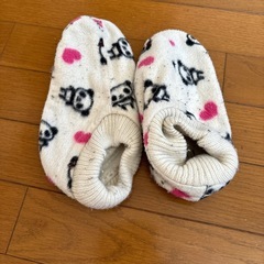 パンダ柄のルームソックス