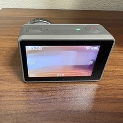 【特価】DJI OSMO ACTION アクションカメラ　追加バッテリーなど付属の画像