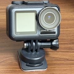 【特価】DJI OSMO ACTION アクションカメラ　追加バッテリーなど付属の画像