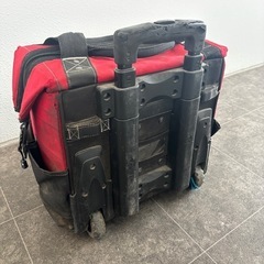 ハスキー　車輪付き　スーツケース
の画像