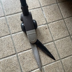 立って刈れる芝生鋏の画像