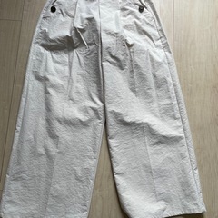 ワイドホワイトパンツ