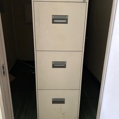 スチールキャビネット