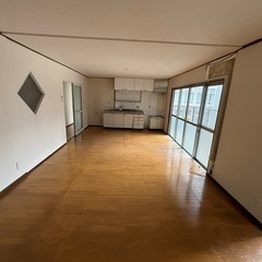 【大工や設備など工事できる人募集】🙆🏻‍♂️🙆🏻‍♀️年齢不問です！の画像
