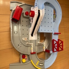 トミカ  ぐるぐるバスタウンの画像