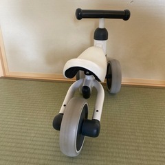 子供用三輪車の画像