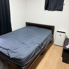 ダブルベッドの画像