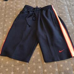 美品　NIKE ナイキ　ハーフパンツ　140cm