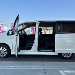 月々1.2万円〜分割払い可❗️車検2年付き！大人気☆HONDA ステップワゴンスパーダ☆HDDナビ付き☆DVD見れます☆便利なバックカメラ付き☆ETC付き☆電動スライドドア付き☆ドライブレコーダー付きのフル装備☆事故修復歴無し☆車内広々三列シート‼️の画像